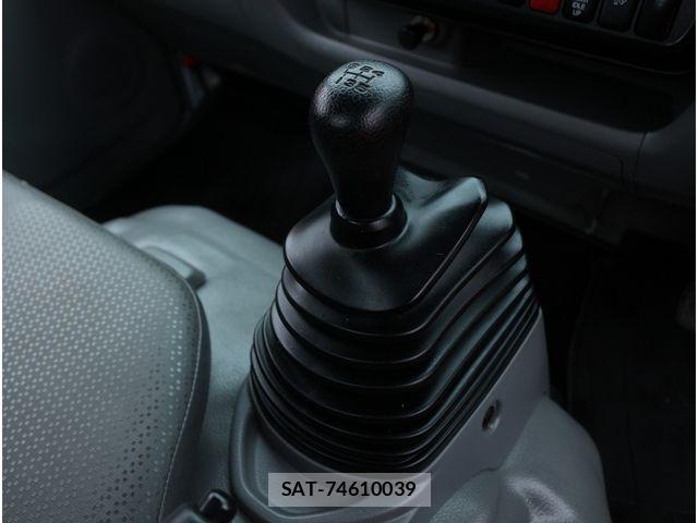 Hino DUTRO 2017-08 8879562-23