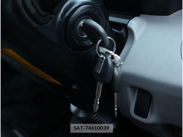 Hino DUTRO 2017-08 8879562-26