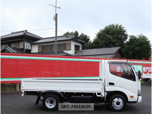 Hino DUTRO 2017-08 8879562-5