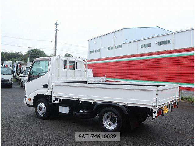 Hino DUTRO 2017-08 8879562-7