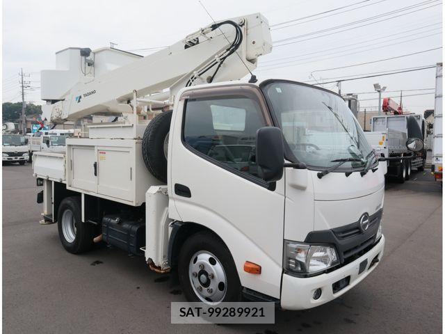 Hino DUTRO 2018-01 8879563-1