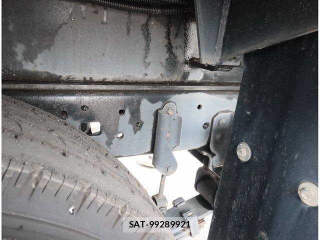 Hino DUTRO 2018-01 8879563-19