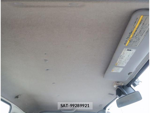 Hino DUTRO 2018-01 8879563-25