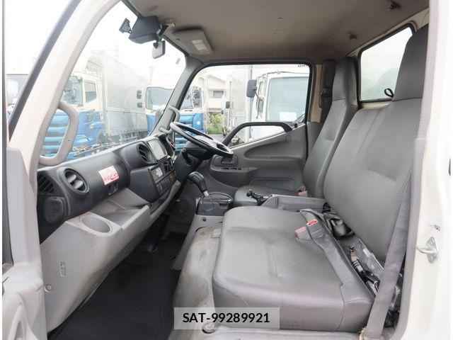 Hino DUTRO 2018-01 8879563-26
