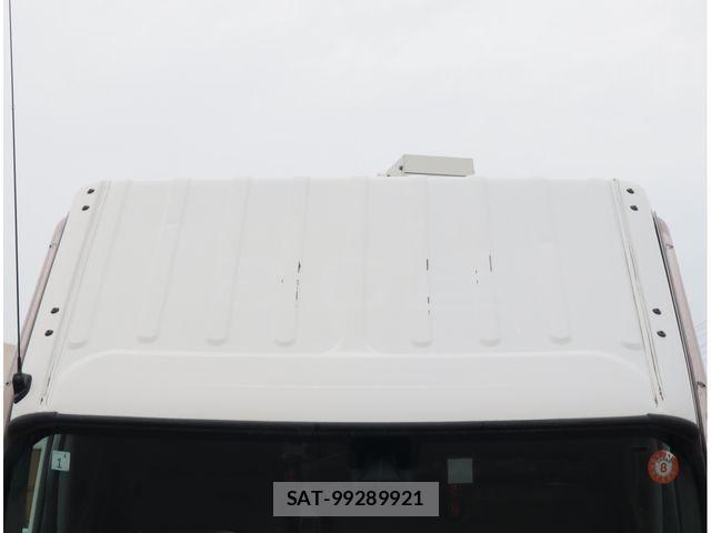 Hino DUTRO 2018-01 8879563-27
