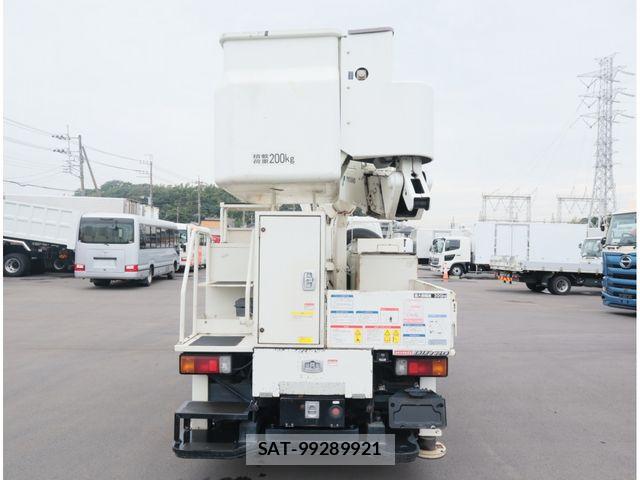 Hino DUTRO 2018-01 8879563-3
