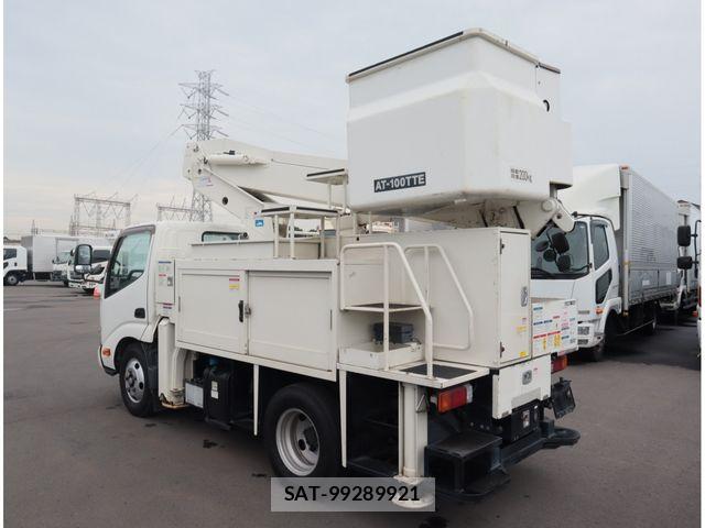 Hino DUTRO 2018-01 8879563-4