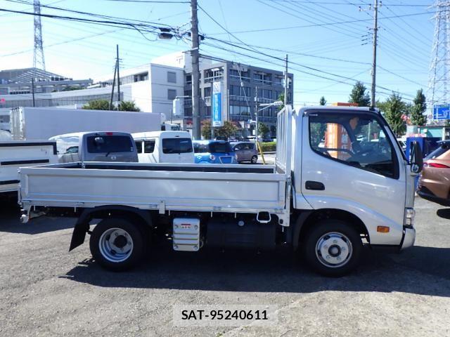 Hino DUTRO 2024-12 8883546-3