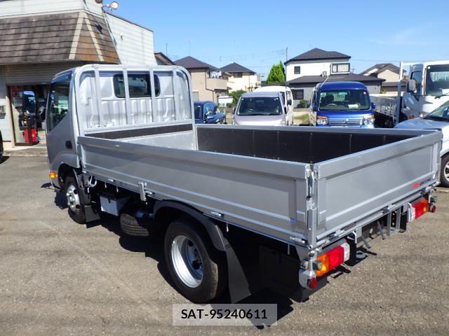 Hino DUTRO 2024-12 8883546-7