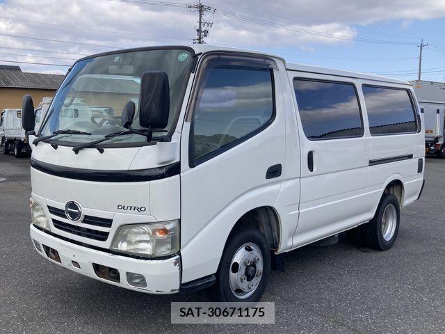 Hino DUTRO 2007-06 5866912-1