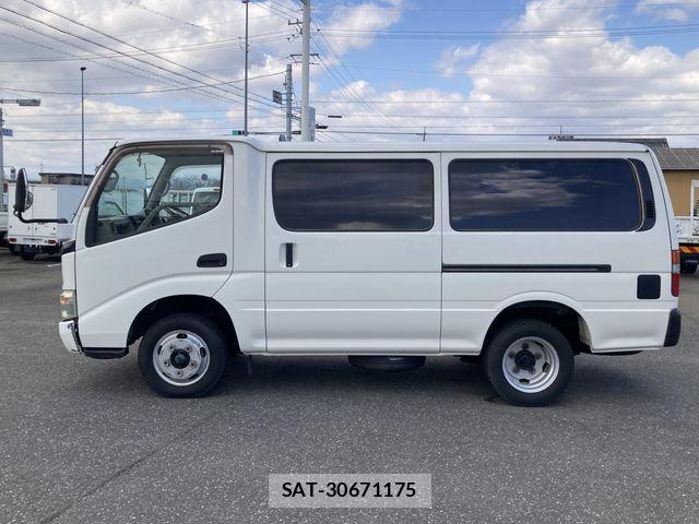 Hino DUTRO 2007-06 5866912-21