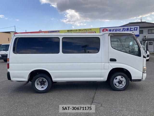 Hino DUTRO 2007-06 5866912-22