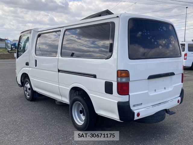 Hino DUTRO 2007-06 5866912-2