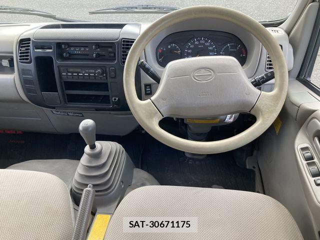 Hino DUTRO 2007-06 5866912-7