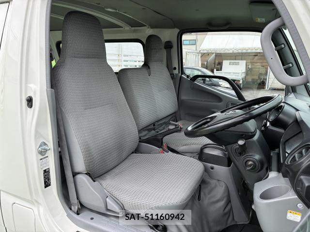 Hino DUTRO 2018-11 8658852-3