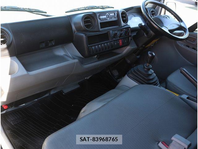 Toyota DYNA ROUTE VAN 2017-09 2960392-16
