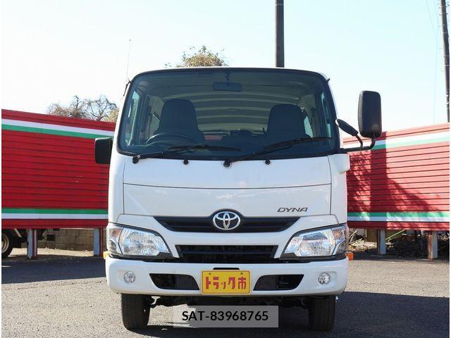 Toyota DYNA ROUTE VAN 2017-09 2960392-3
