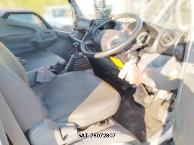 Toyota DYNA TRUCK 2023-05 1176400-12