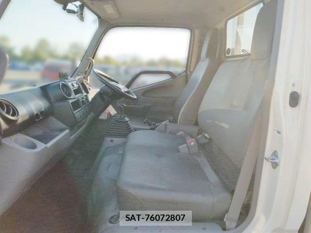 Toyota DYNA TRUCK 2023-05 1176400-13