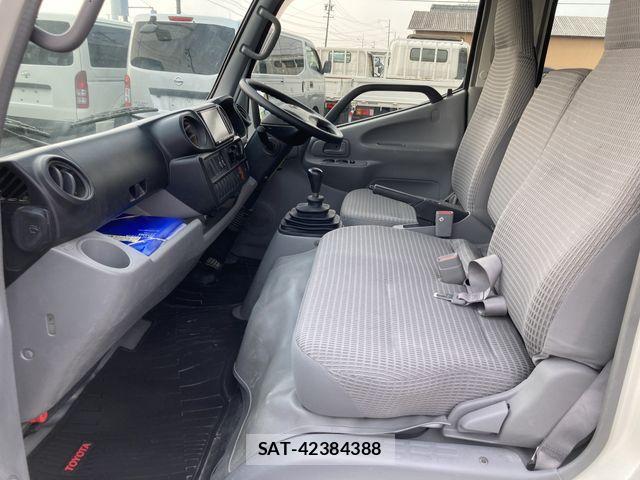 Toyota DYNA TRUCK 2021-04 1220458-8