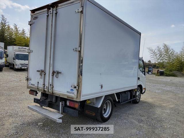 Toyota DYNA TRUCK 2017-01 1220445-7