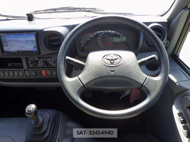 Toyota DYNA TRUCK 2020-06 1227820-12