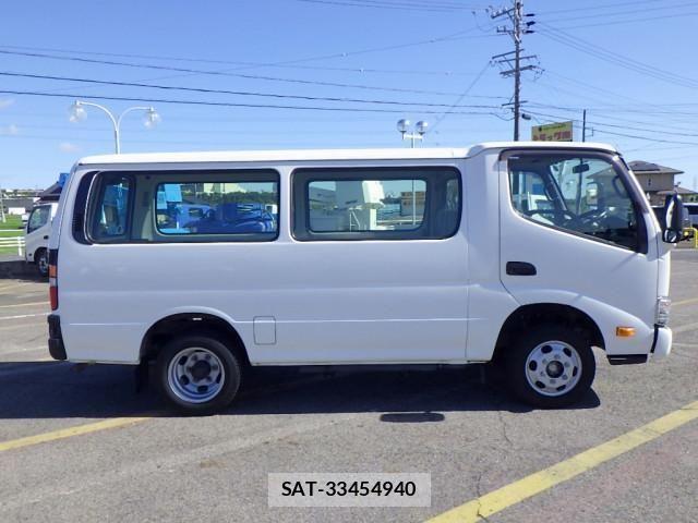 Toyota DYNA TRUCK 2020-06 1227820-4