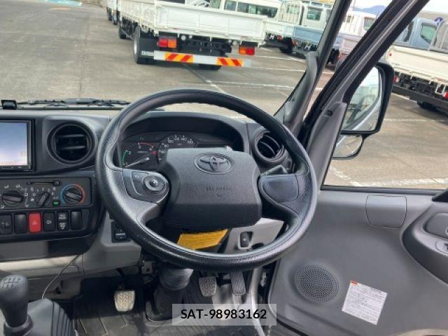 Toyota DYNA TRUCK 2019-09 1301517-17