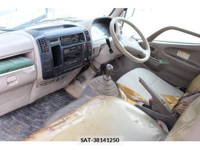 Toyota DYNA TRUCK 2001-02 1312663-1