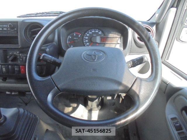 Toyota DYNA TRUCK 2016-12 1318050-1