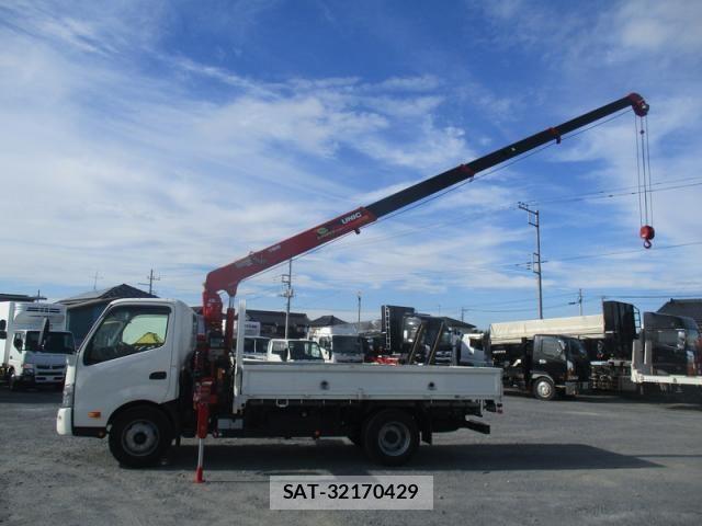 Toyota DYNA TRUCK 2024-10 1412126-10