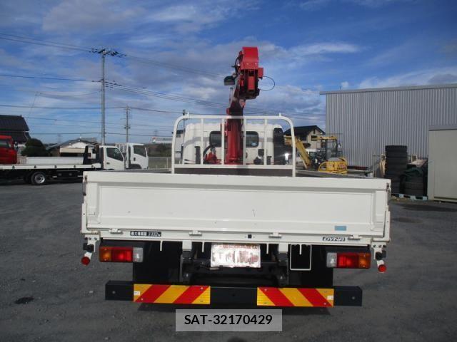 Toyota DYNA TRUCK 2024-10 1412126-27