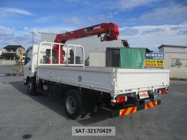 Toyota DYNA TRUCK 2024-10 1412126-28