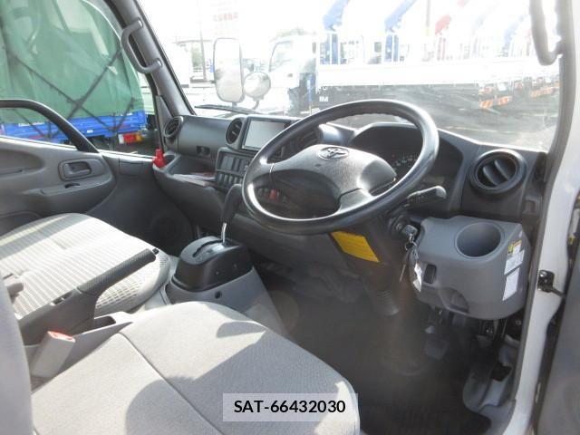 Toyota DYNA TRUCK 2017-06 1742533-13