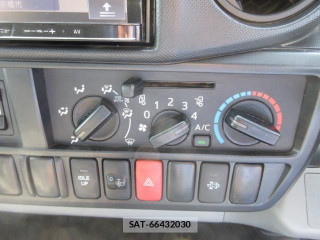 Toyota DYNA TRUCK 2017-06 1742533-19
