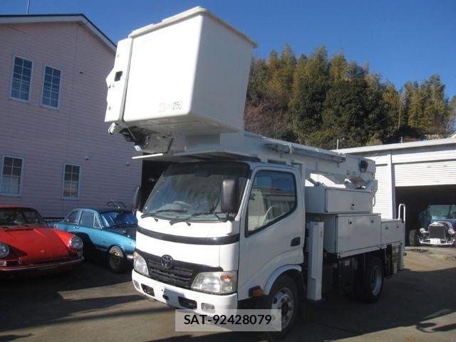 Toyota DYNA TRUCK 2010-03 2208329-1
