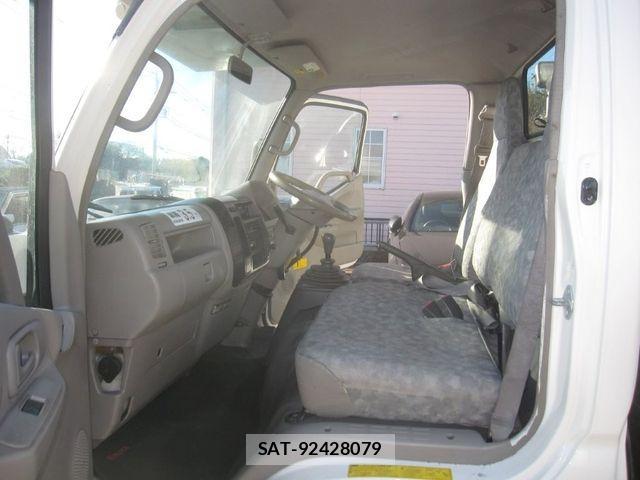 Toyota DYNA TRUCK 2010-03 2208329-25