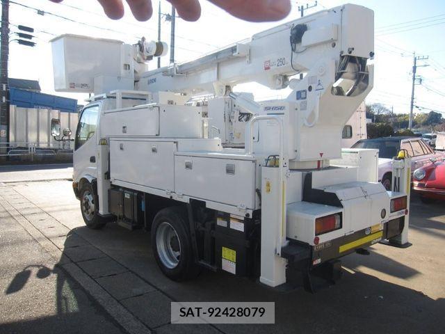 Toyota DYNA TRUCK 2010-03 2208329-2