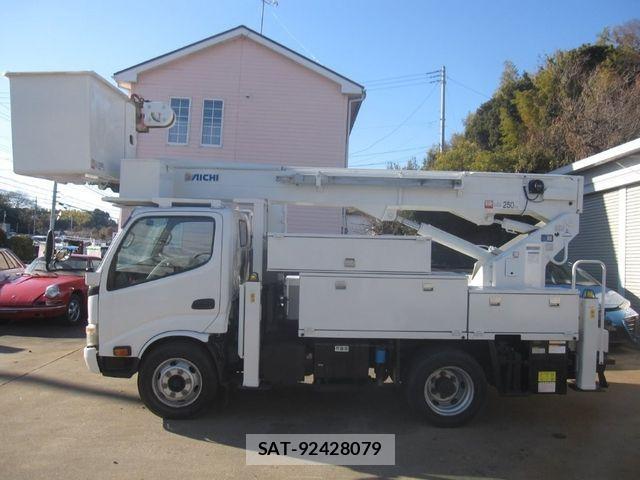 Toyota DYNA TRUCK 2010-03 2208329-7