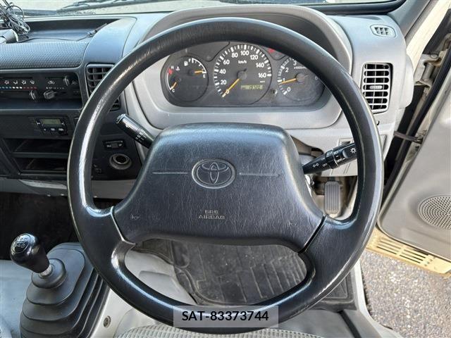 Toyota DYNA TRUCK 2015-11 3372383-18