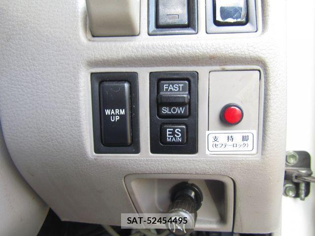 Toyota DYNA TRUCK 2005-04 3714053-24