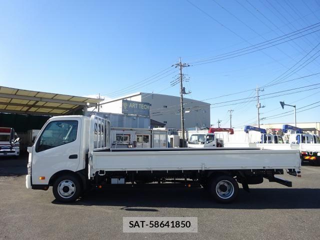 Toyota DYNA TRUCK 2026-01 3933942-17