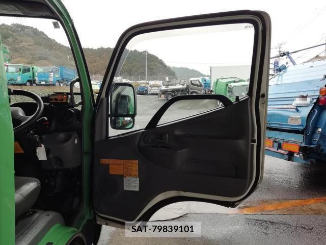 Toyota DYNA TRUCK 2015-03 4041388-24