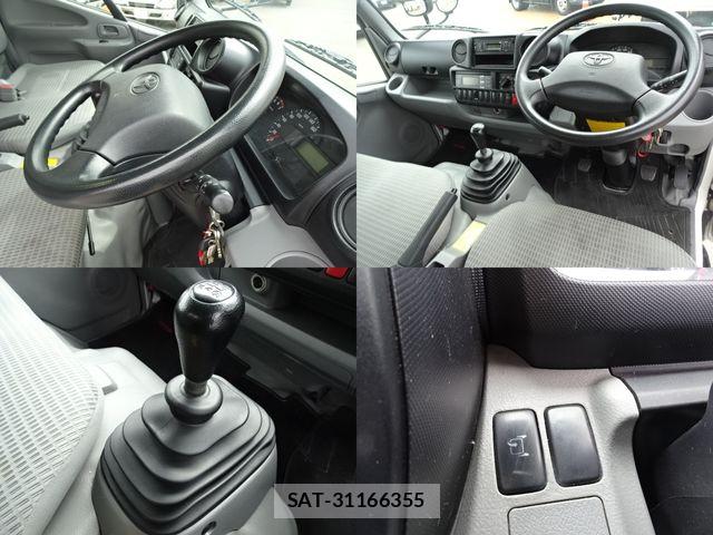 Toyota DYNA TRUCK 2020-02 4939110-22