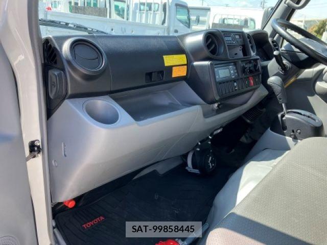 Toyota DYNA TRUCK 2021-08 5866923-27