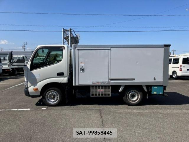 Toyota DYNA TRUCK 2021-08 5866923-4