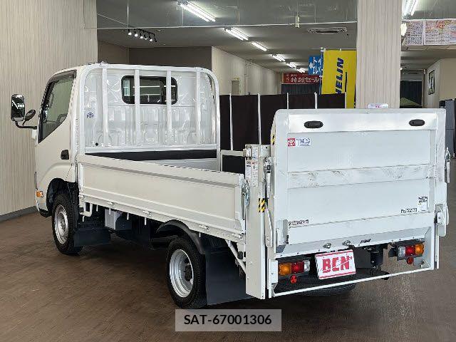 Toyota DYNA TRUCK 2021-11 5866925-8