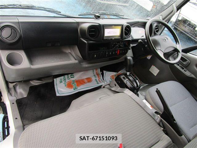 Toyota DYNA TRUCK 2019-02 6004321-22