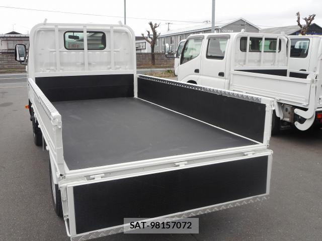 Toyota DYNA TRUCK 2017-08 6214133-9