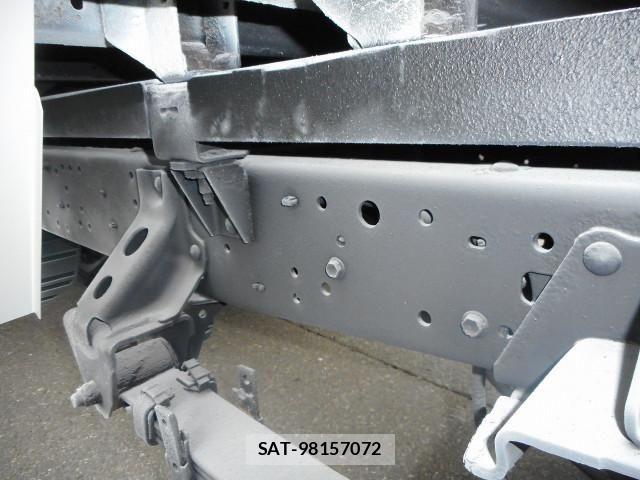 Toyota DYNA TRUCK 2017-08 6214133-24
